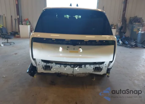 2025 Land Rover Range Rover P400 Se 7 Seat z USA, uszkodzony, nr VIN SALKPBFU5SA298531